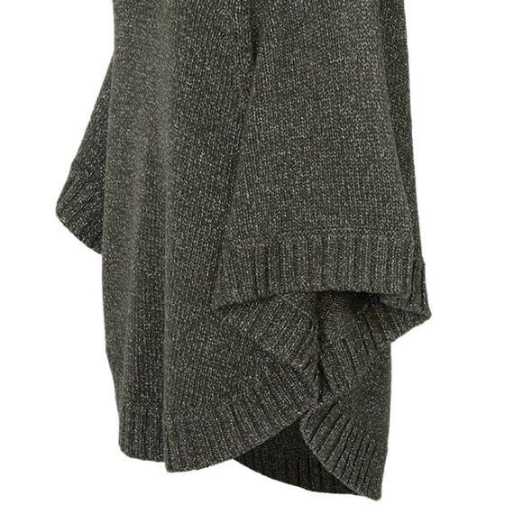 CAbi Shimmer Poncho - Picture 4 of 7